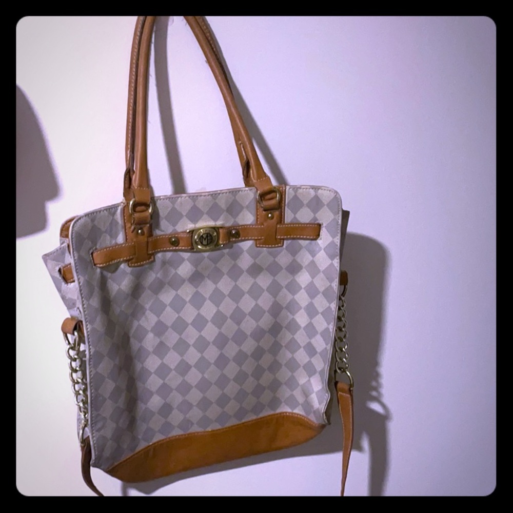 Great shoulder or laptop bag!